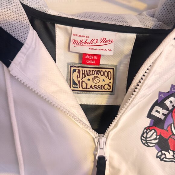 Mitchell & Ness Toronto Raptors Hardwood Classics Windbreaker - Picture 5 of 6